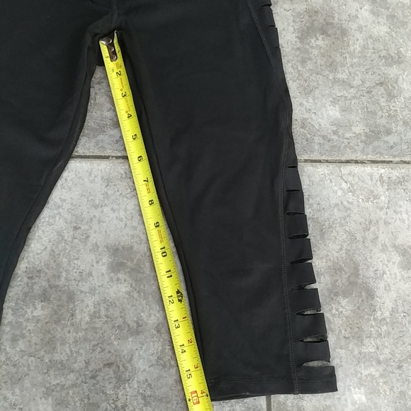 (2/$20) F21 black crops with side slits size small - Picture 2 of 8